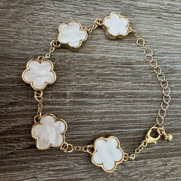 White clover bracelet A1448 - Picture 2 of 3